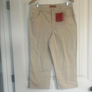 Gloria Vanderbilt Crop Jeans Size 12